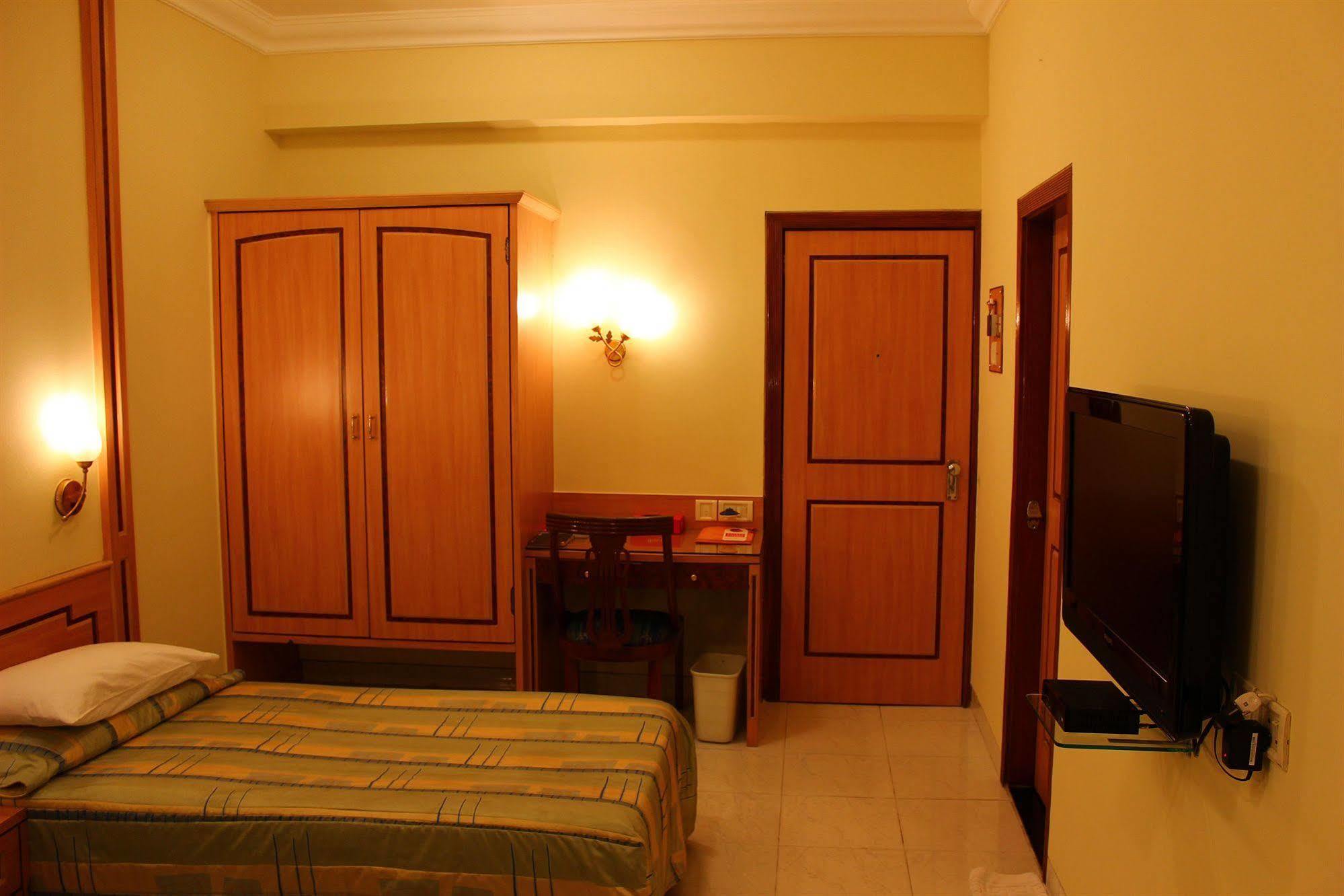 Abbott Hotel Navi Mumbai Extérieur photo